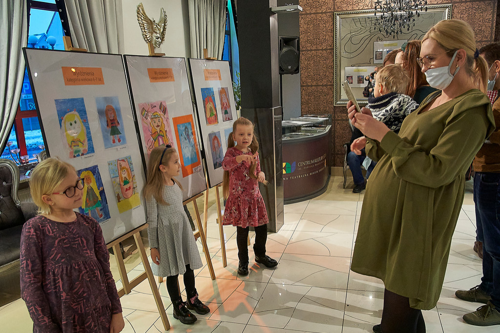 Mali ilustratorzy książek nagrodzeni