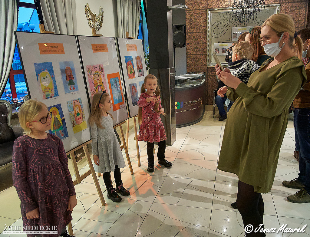 Mali ilustratorzy książek nagrodzeni