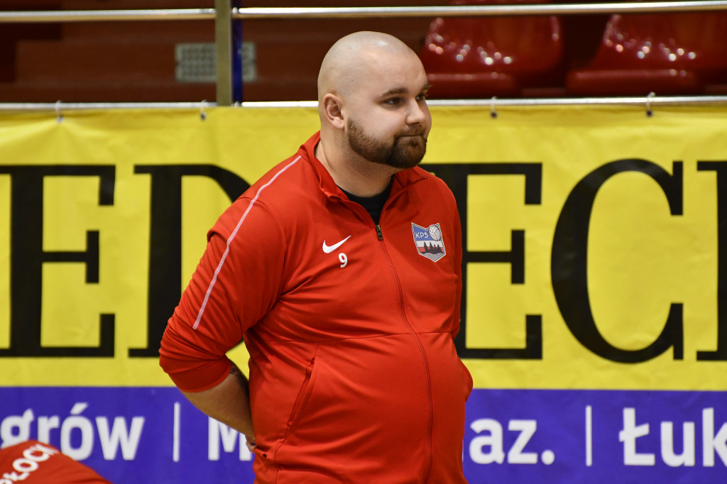 KPS II lepszy w starciu imienników