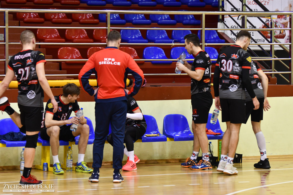 KPS II lepszy w starciu imienników