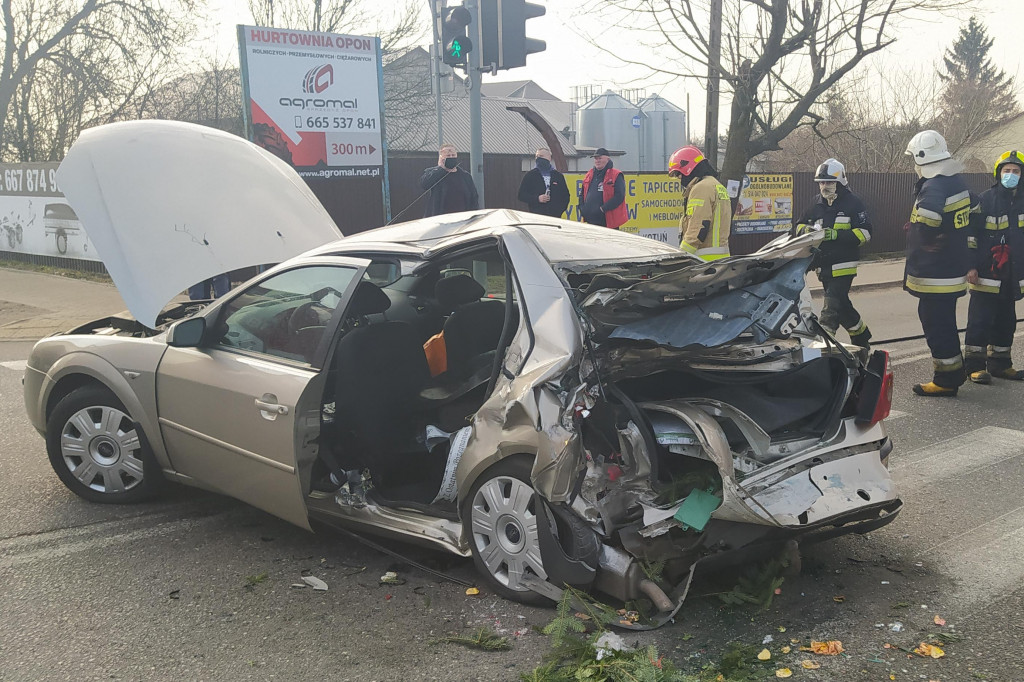 Jechali na pogrzeb, skasowała ich ciężarówka