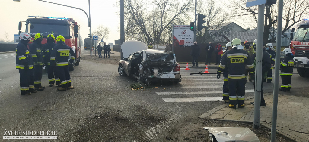 Jechali na pogrzeb, skasowała ich ciężarówka