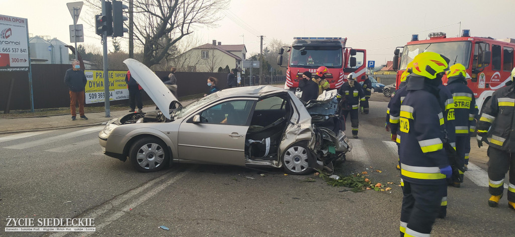Jechali na pogrzeb, skasowała ich ciężarówka