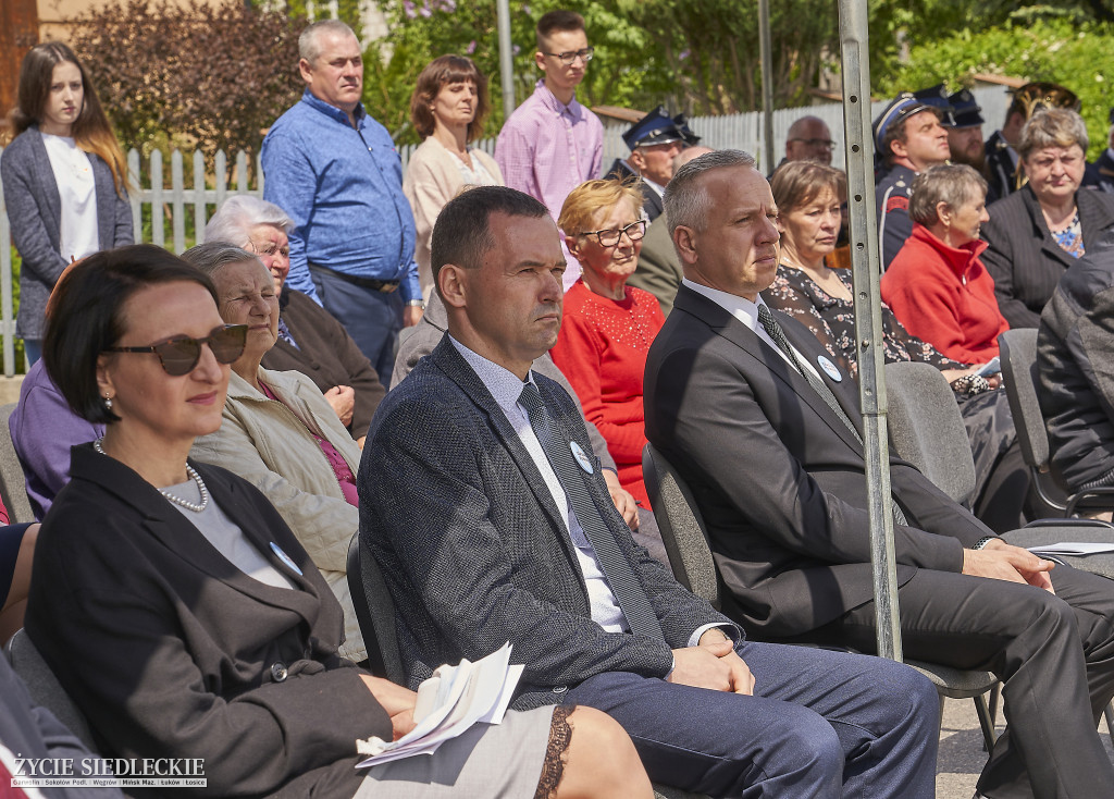Odsłonięcie tablicy w Rzążewie