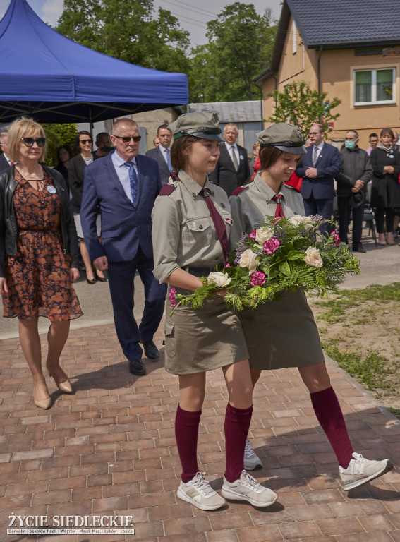Odsłonięcie tablicy w Rzążewie