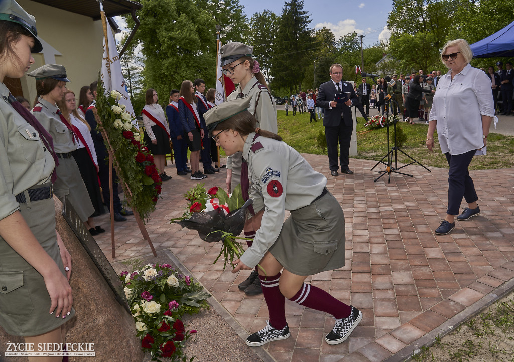 Odsłonięcie tablicy w Rzążewie