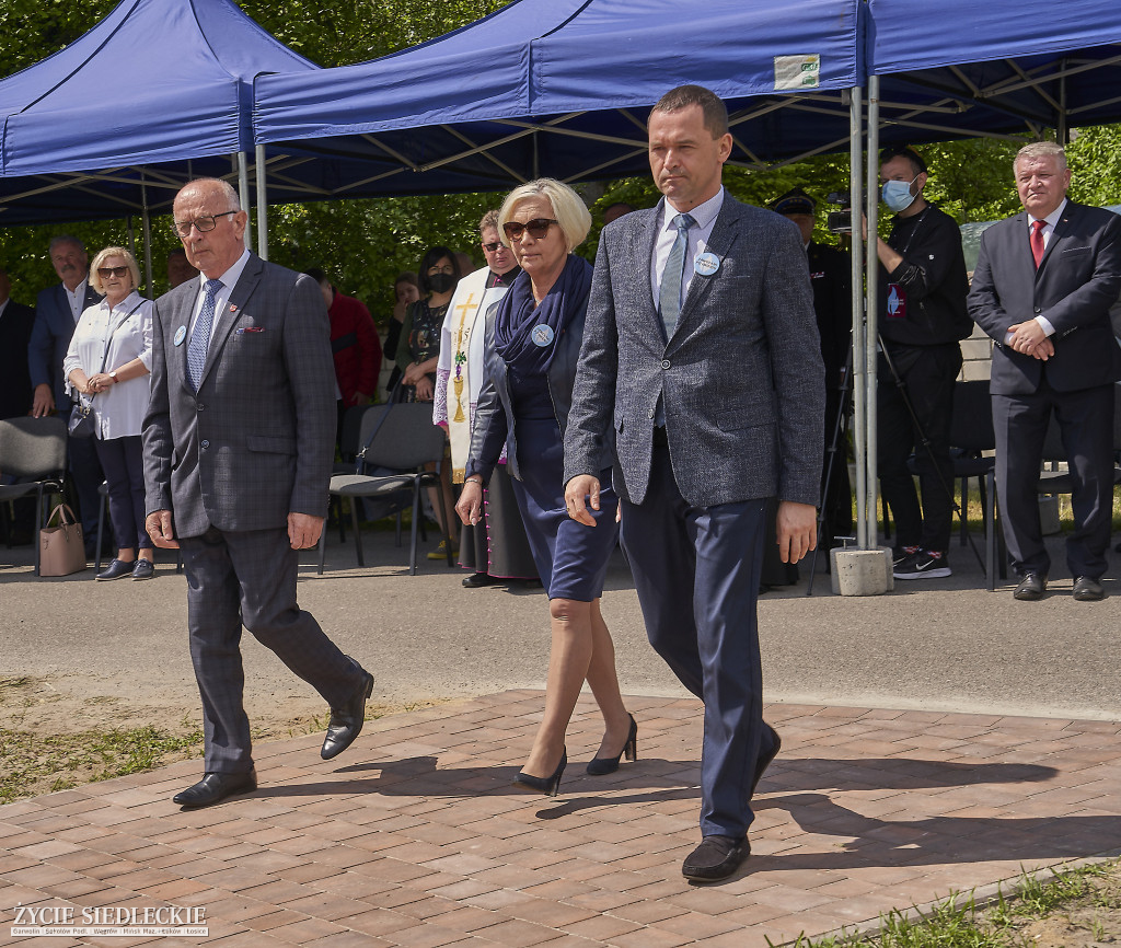 Odsłonięcie tablicy w Rzążewie