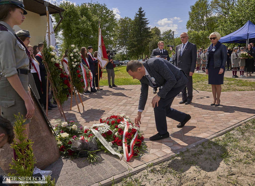 Odsłonięcie tablicy w Rzążewie
