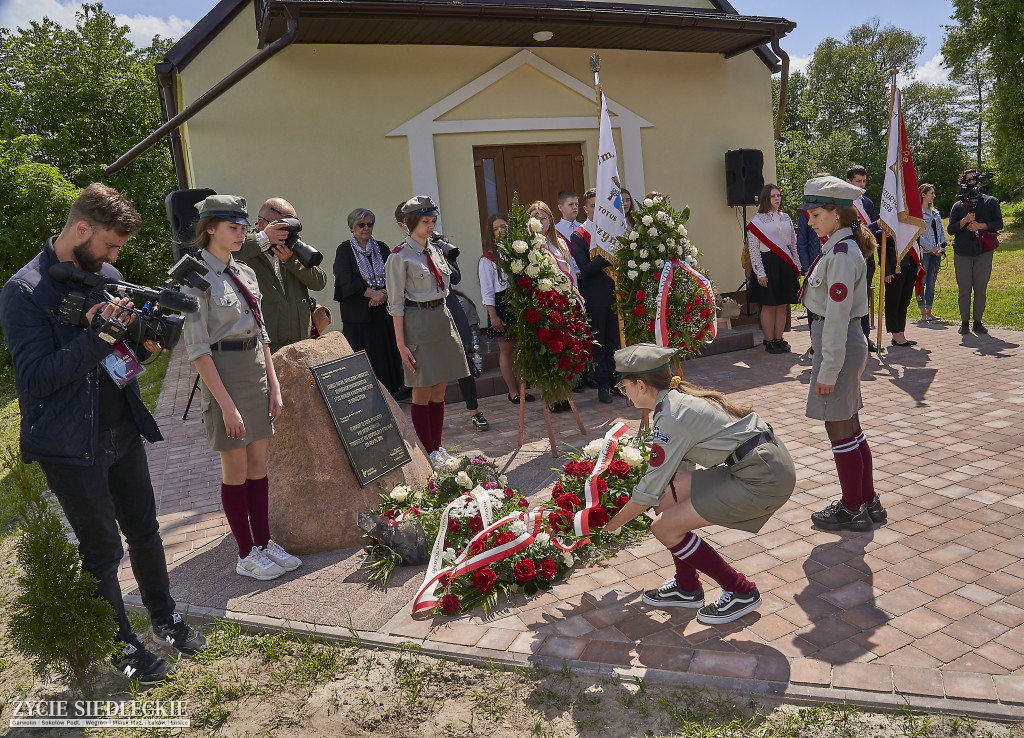 Odsłonięcie tablicy w Rzążewie