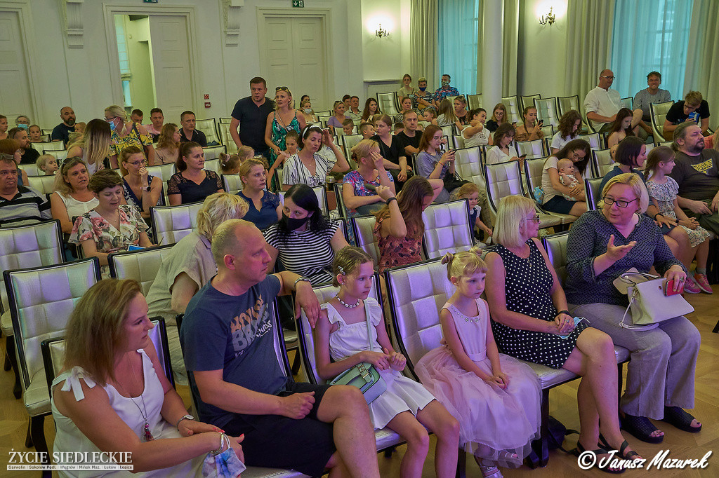 Laureaci konkursu z zakresu piosenki i teatru