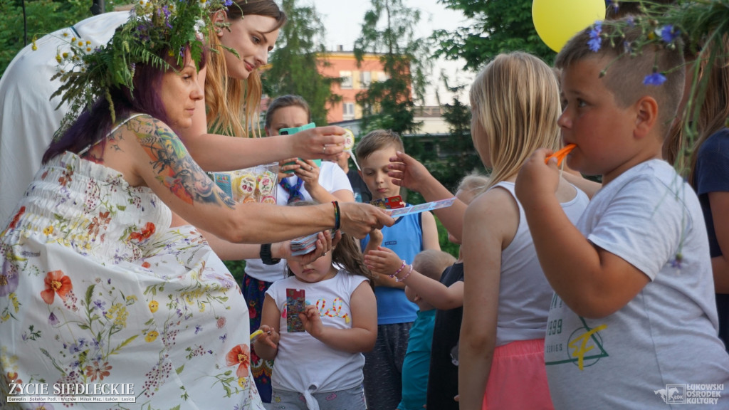 Kolorowe wianki popłynęły Krzną