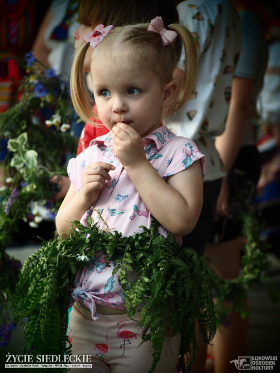 Kolorowe wianki popłynęły Krzną
