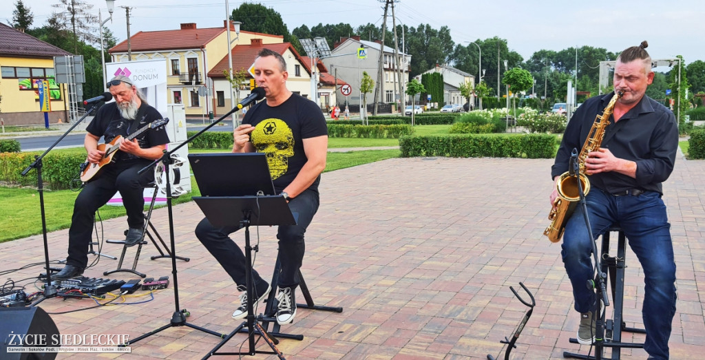 Impreza na rynku w Mordach