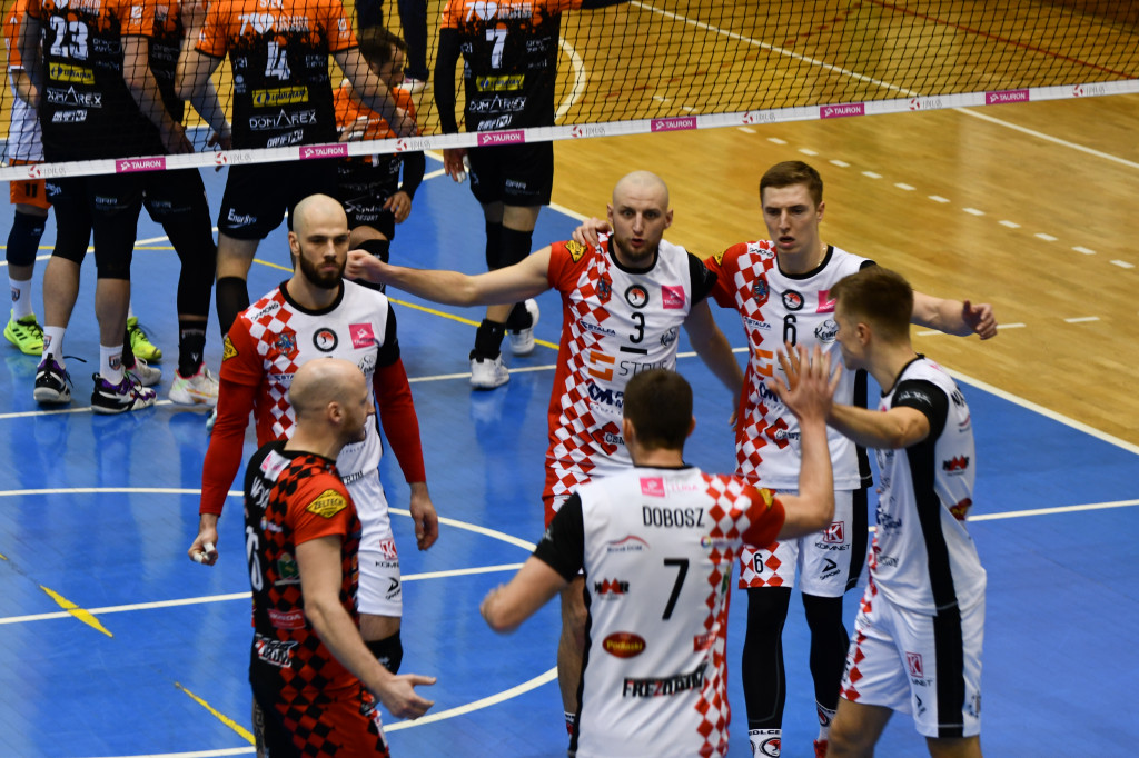 KPS przegrał z liderem