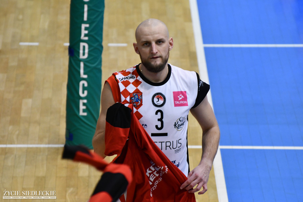 KPS przegrał z liderem