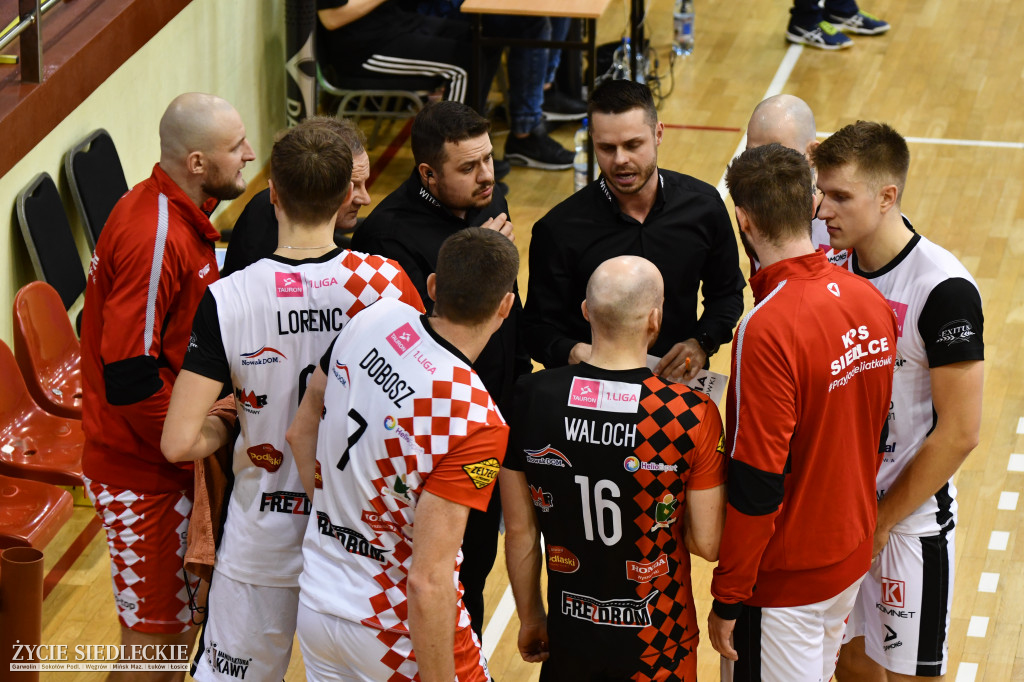 KPS przegrał z liderem