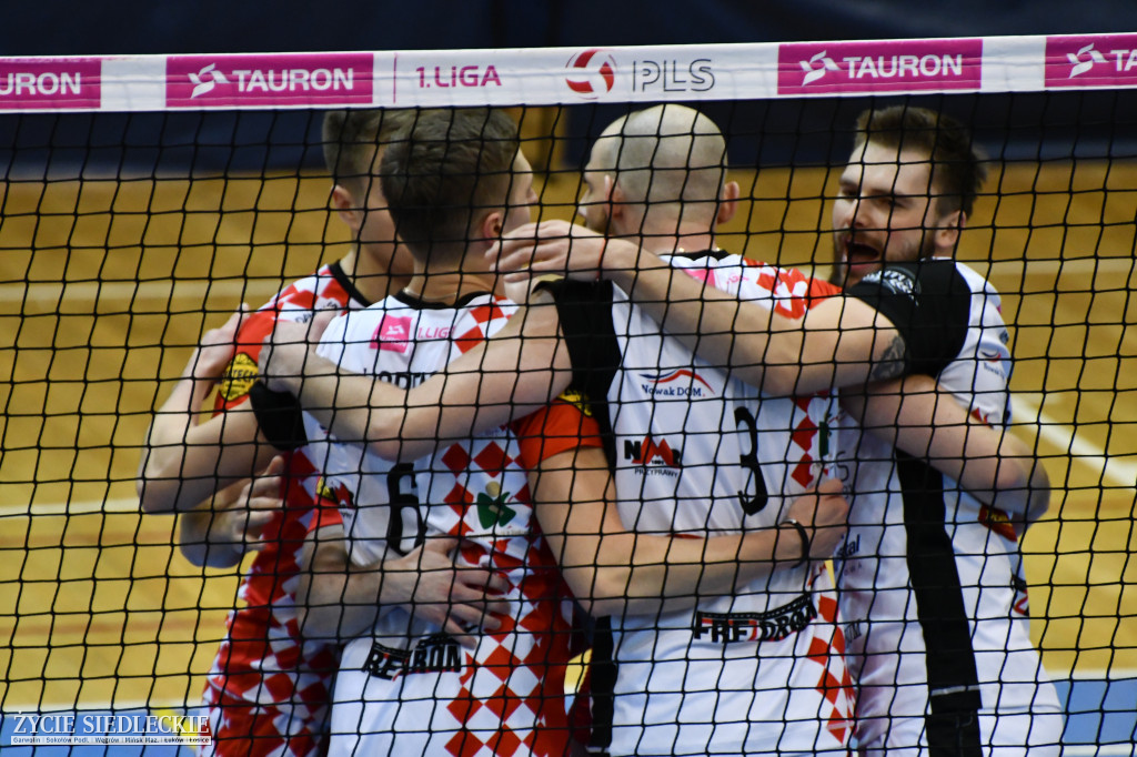 KPS ograł akademików