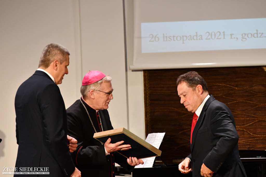 Światło, które świeci od zawsze na zawsze