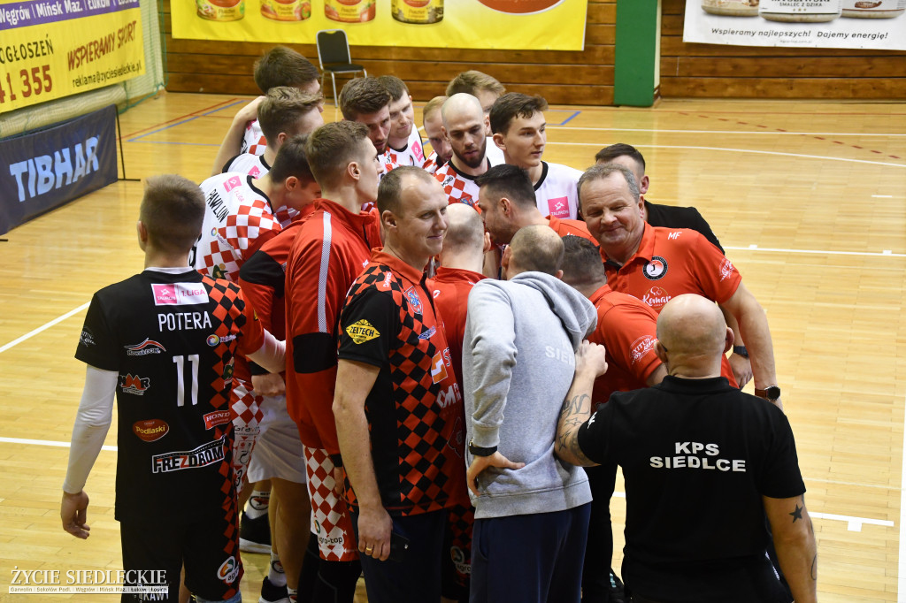 Gładka wygrana KPS