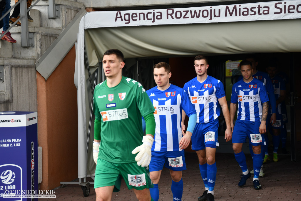 Zaczęli wiosnę od remisu