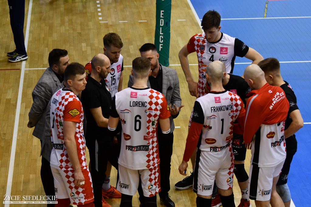 KPS w trzech setach załatwił Avię