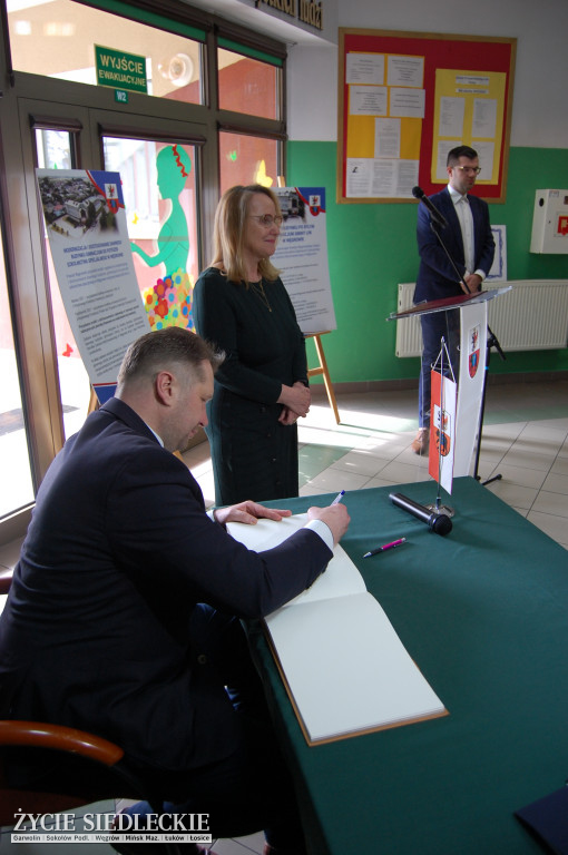 Konferencja i podpisanie umowy w obecności ministra