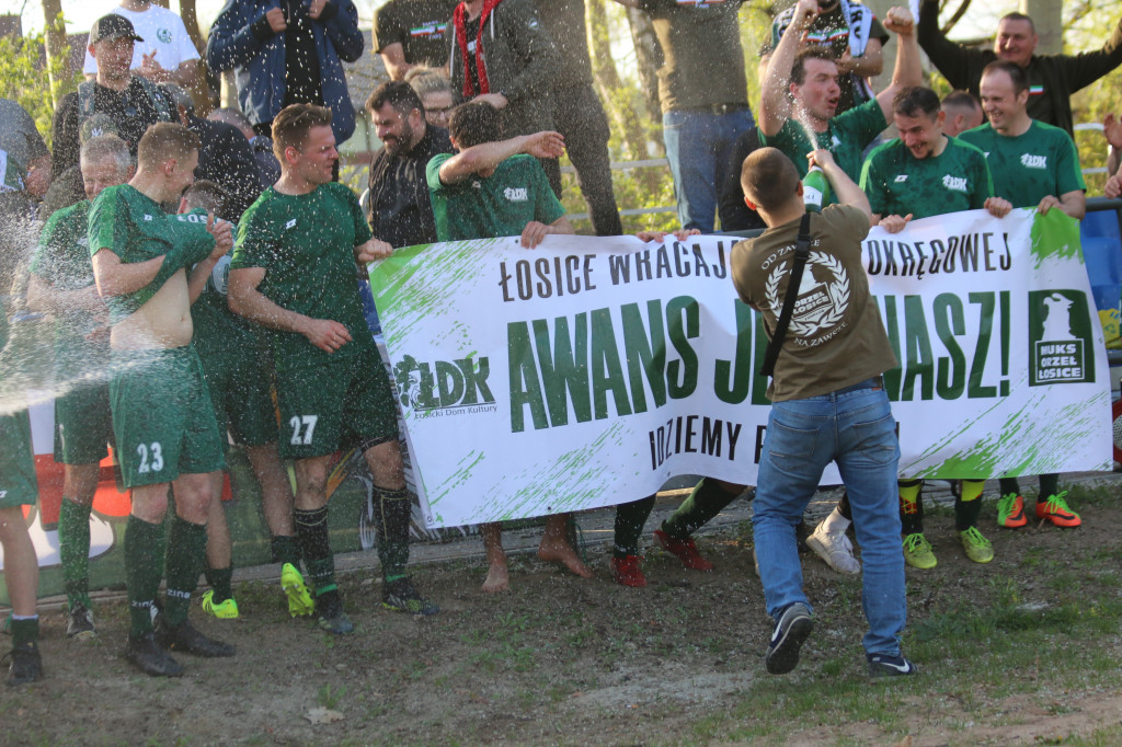 Awans Łosic po meczu w Cegłowie