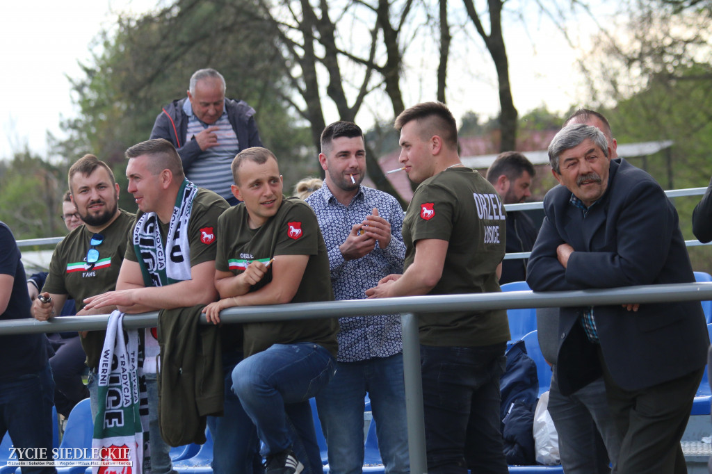 Awans Łosic po meczu w Cegłowie