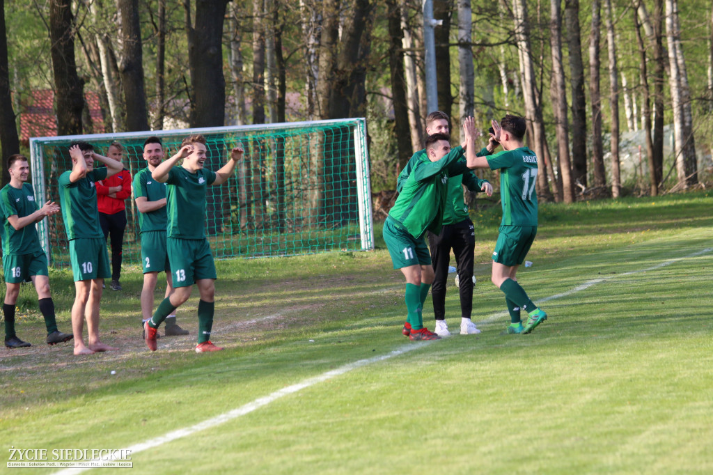 Awans Łosic po meczu w Cegłowie