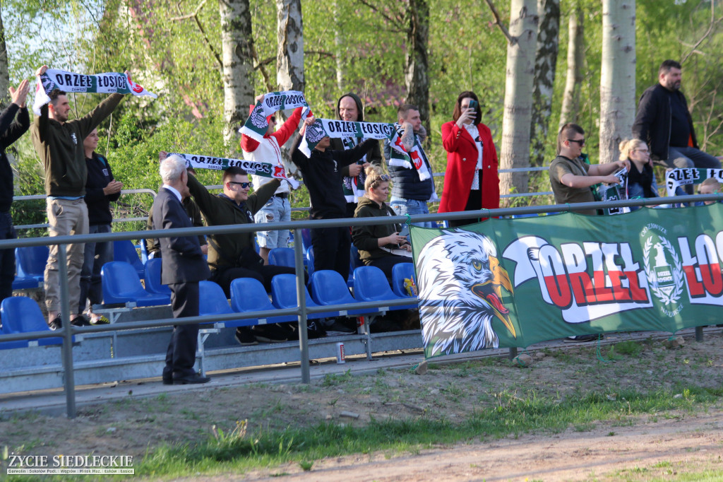 Awans Łosic po meczu w Cegłowie
