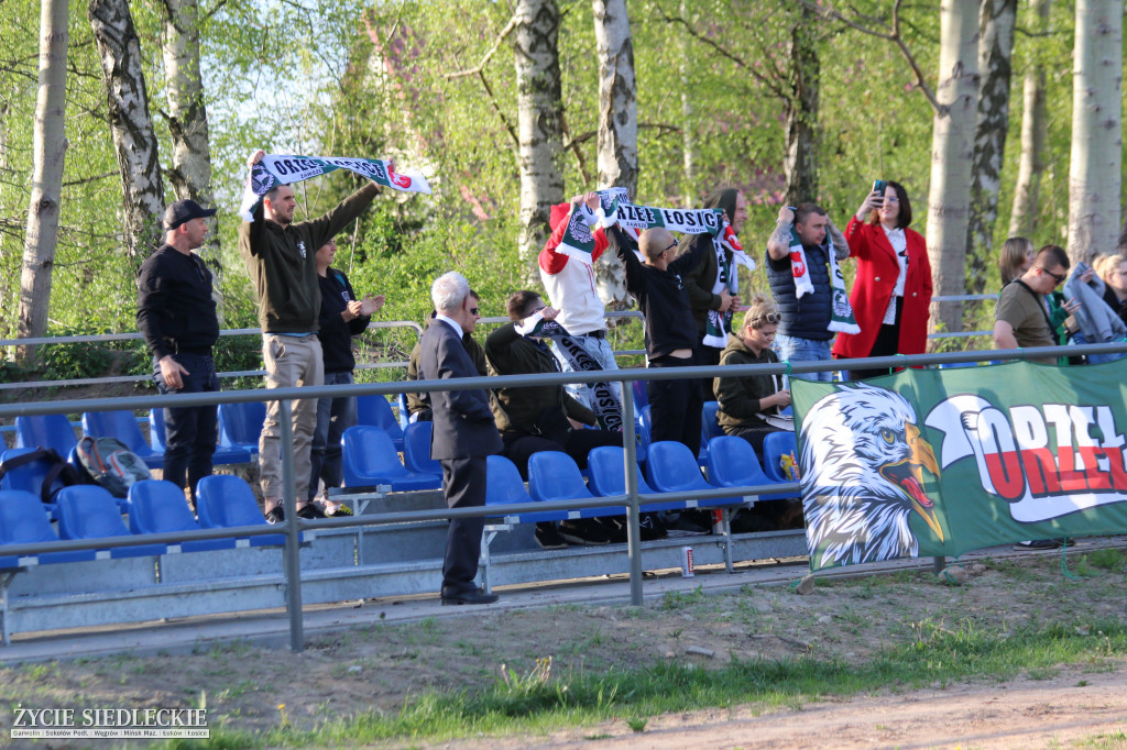 Awans Łosic po meczu w Cegłowie