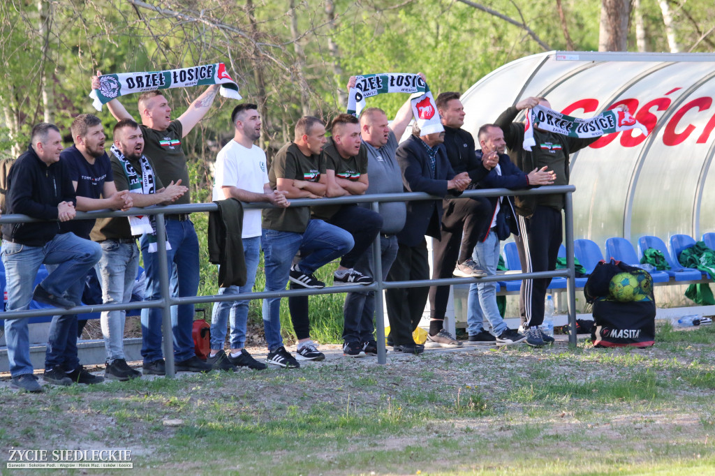 Awans Łosic po meczu w Cegłowie