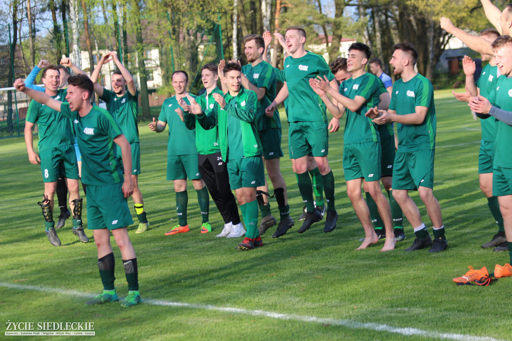 Awans Łosic po meczu w Cegłowie