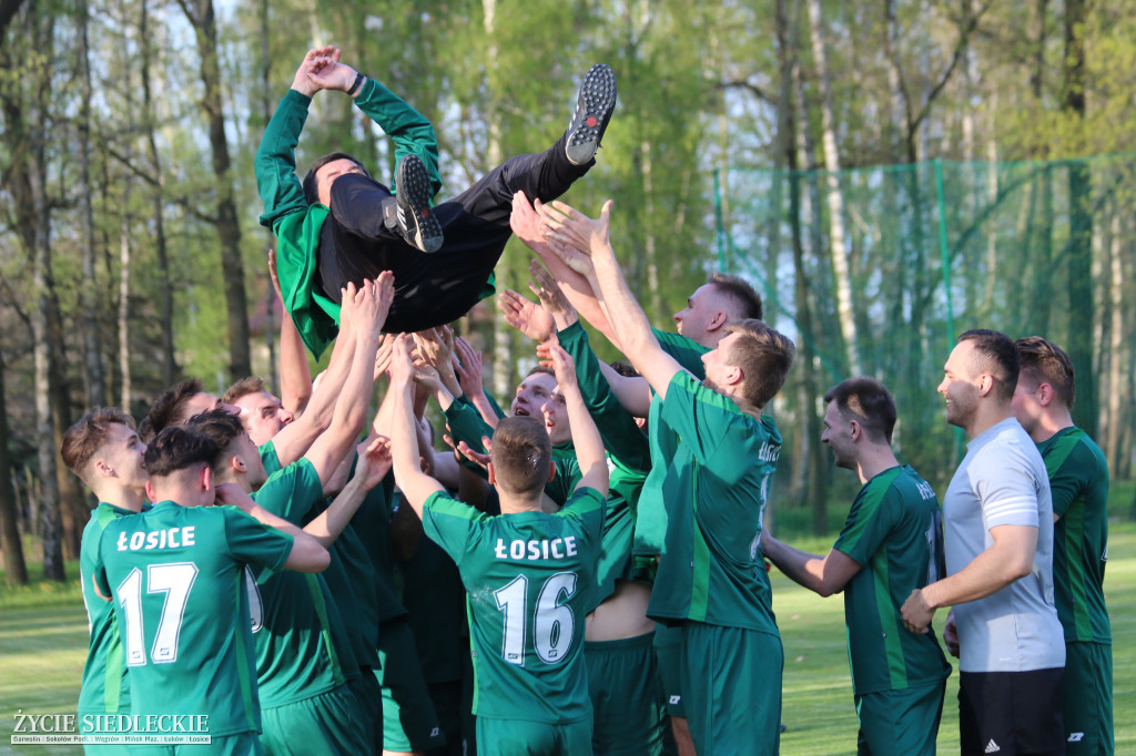 Awans Łosic po meczu w Cegłowie