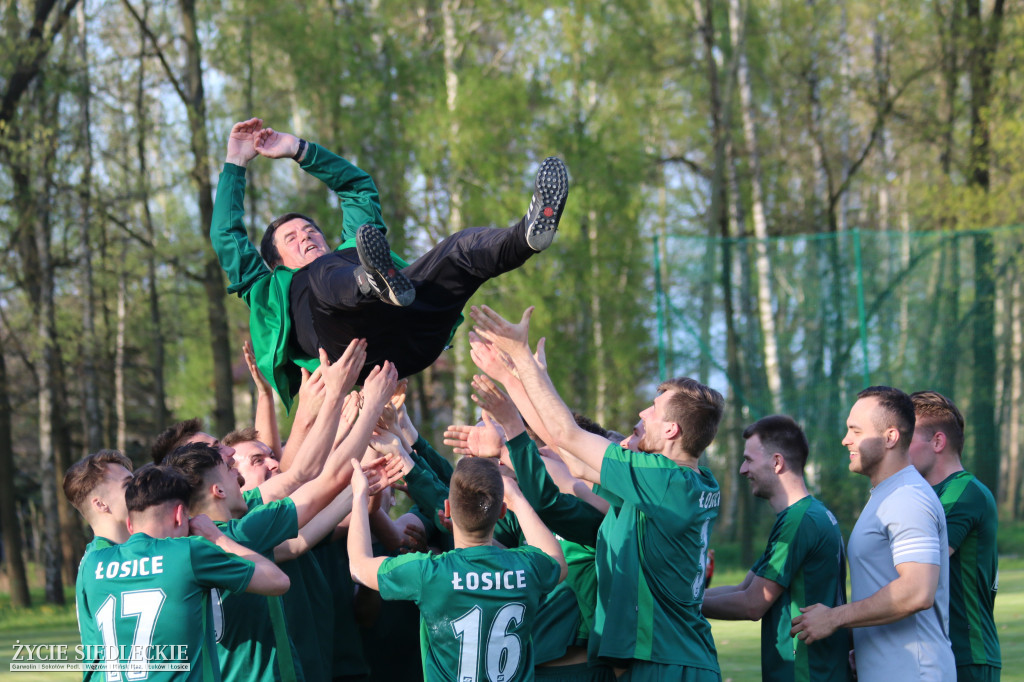 Awans Łosic po meczu w Cegłowie