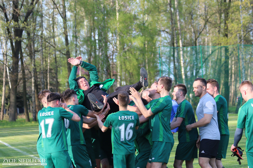 Awans Łosic po meczu w Cegłowie