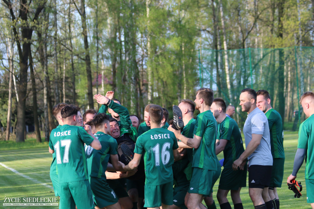Awans Łosic po meczu w Cegłowie