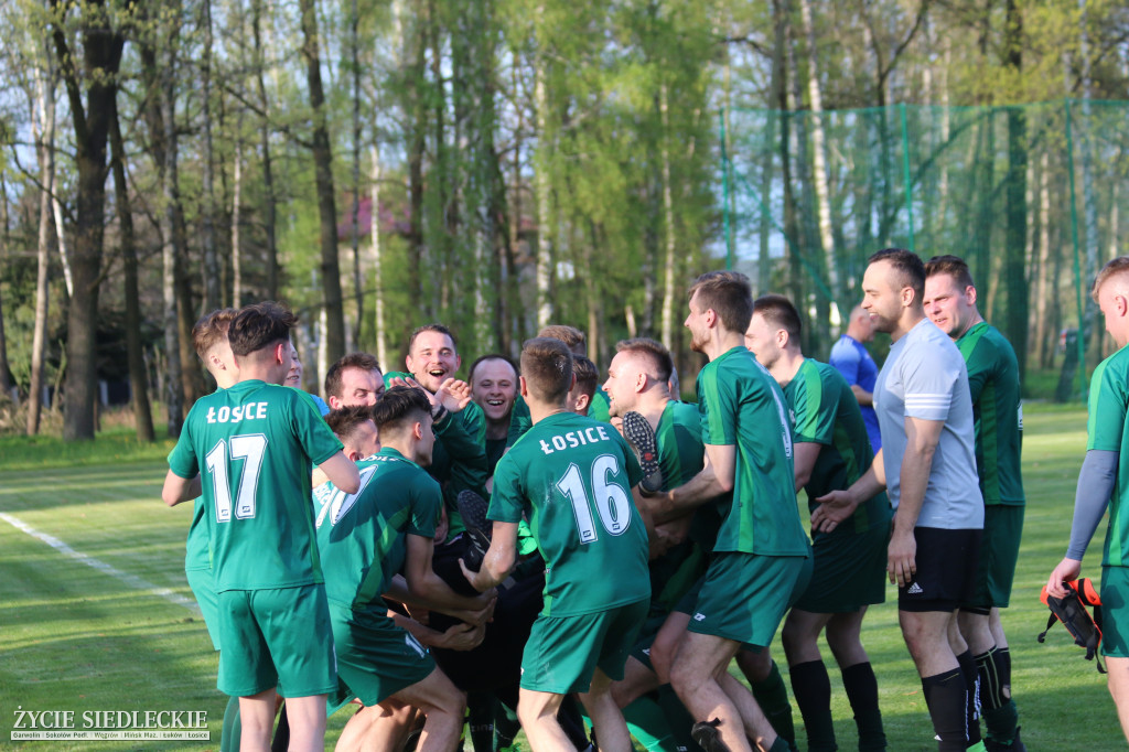Awans Łosic po meczu w Cegłowie