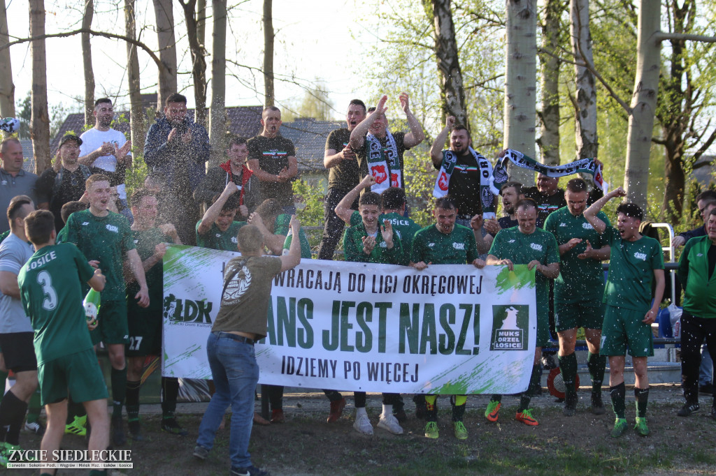 Awans Łosic po meczu w Cegłowie