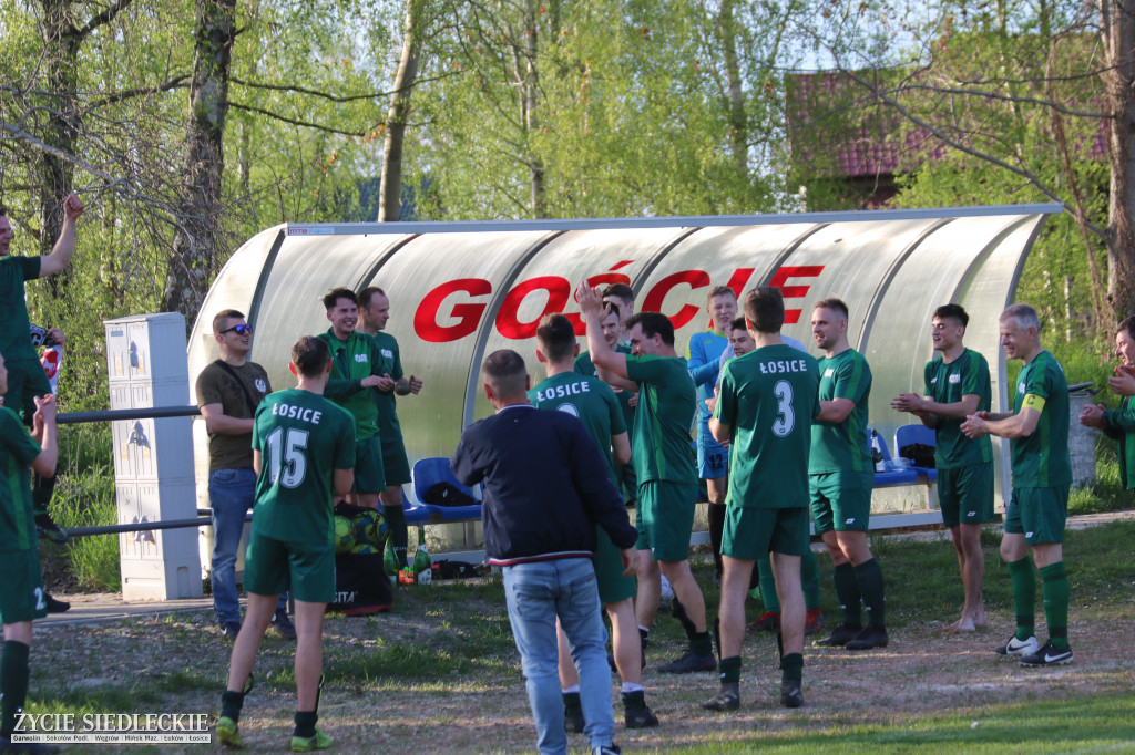 Awans Łosic po meczu w Cegłowie