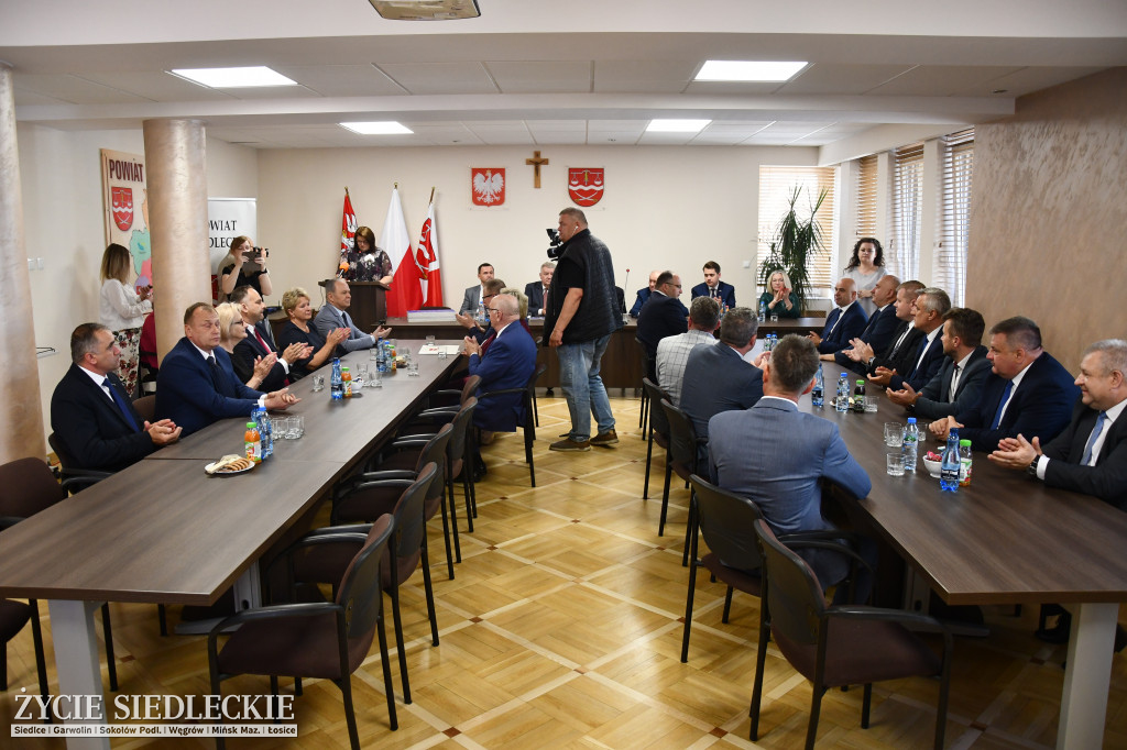 Czeki dla gmin z powiatu siedleckiego