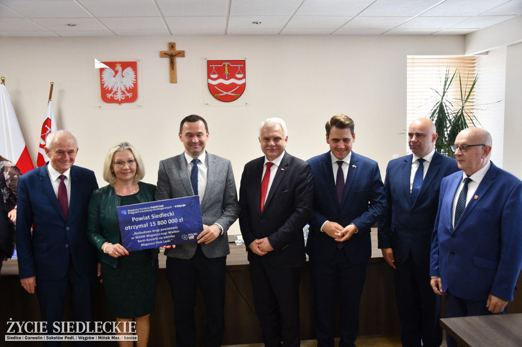 Czeki dla gmin z powiatu siedleckiego