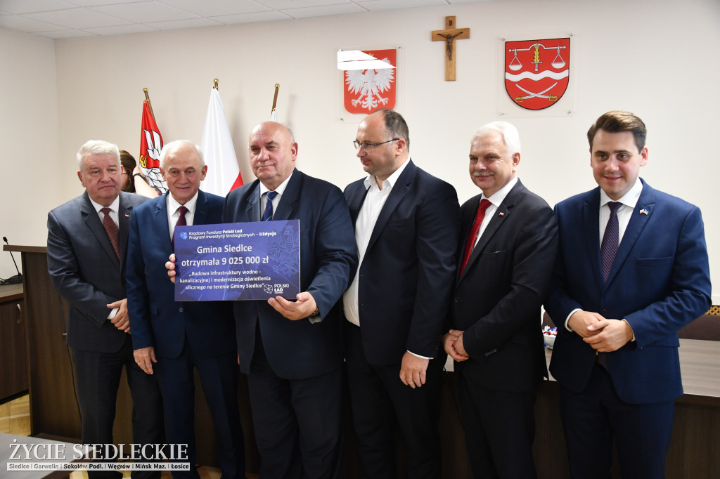 Czeki dla gmin z powiatu siedleckiego
