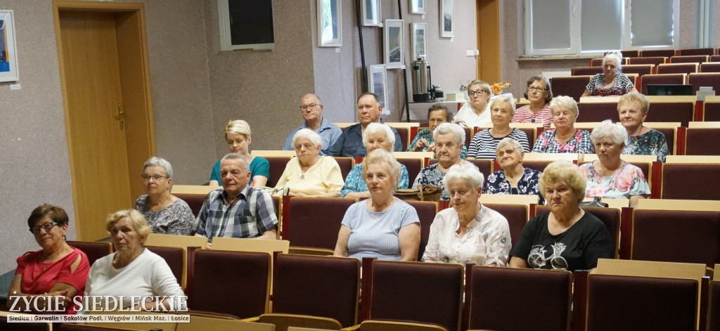 O malwach, bratkach i niezapominajkach w Zbuczynie