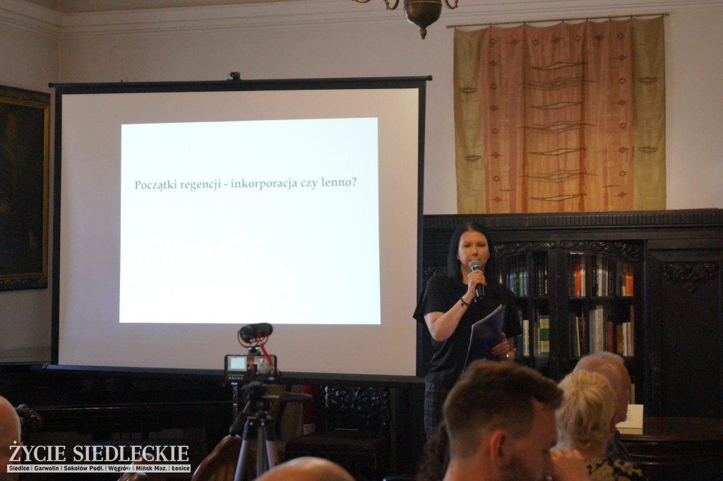 Konferencja i wernisaż na zamku w Liwie