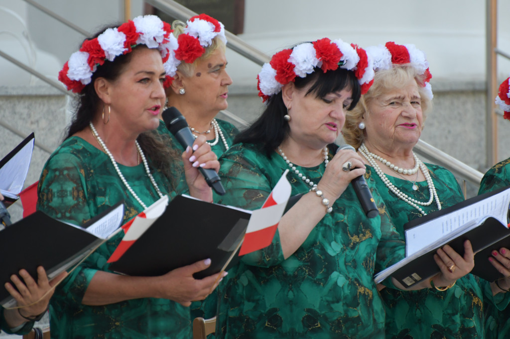 Seniorynki w hołdzie Powstańcom