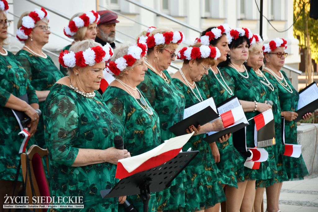 Seniorynki w hołdzie Powstańcom