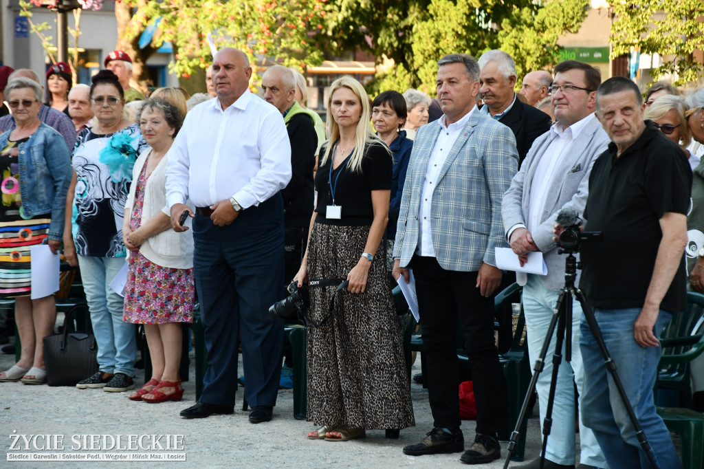 Seniorynki w hołdzie Powstańcom