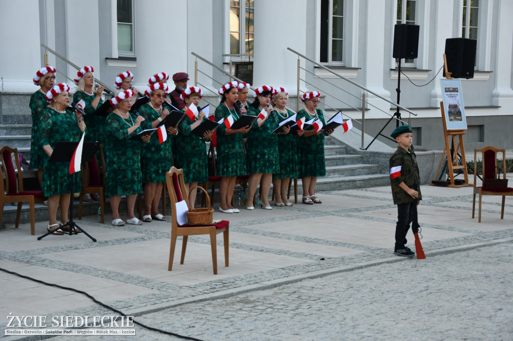 Seniorynki w hołdzie Powstańcom