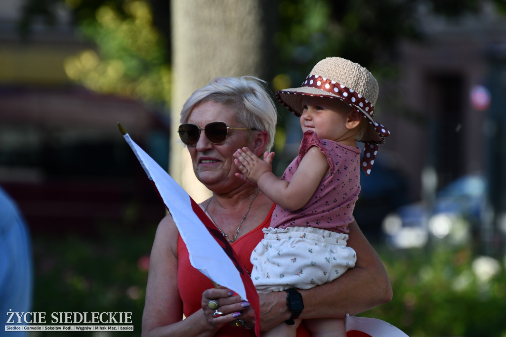 Seniorynki w hołdzie Powstańcom